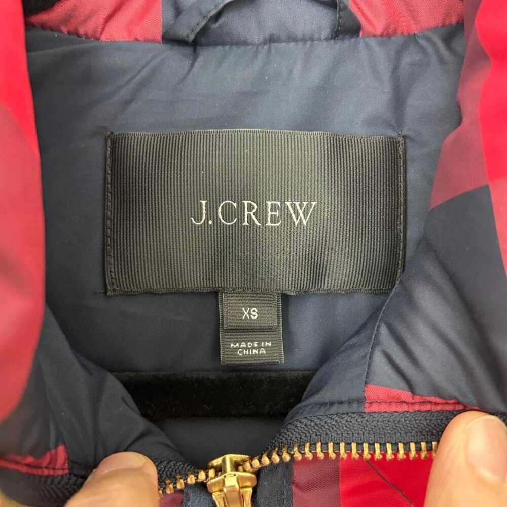 J.Crew Women’s XS Excursion Quilted Down Vest Red Navy Buffalo Plaid Puffer NICE - Picture 4 of 6